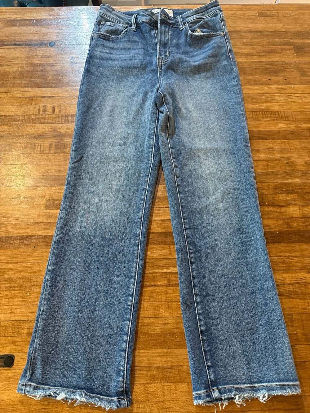 Risen Jeans Size 7/28 Raw Hem Straight Leg (m1)